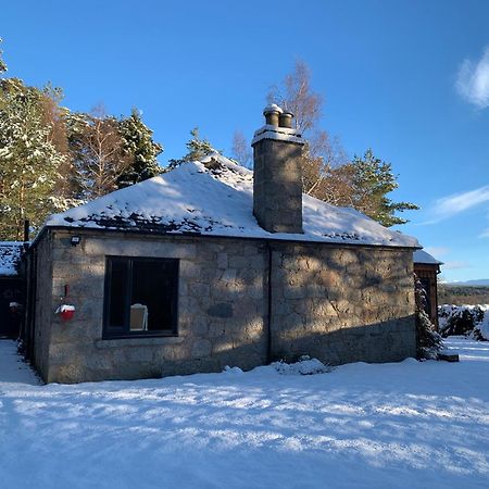 Amazing Cottage With Private Indoor Swim Pool And Hot Tub Grantown-on-Spey Exterior photo